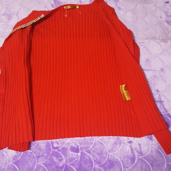 Red beautiful sweater NWOT. - Picture 4 of 7